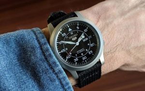 Seiko 5 Sports có khả năng chống nước cực đỉnh