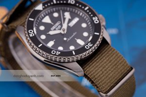 Đồng hồ Seiko 5 Sports Diver SRPD65K4 3